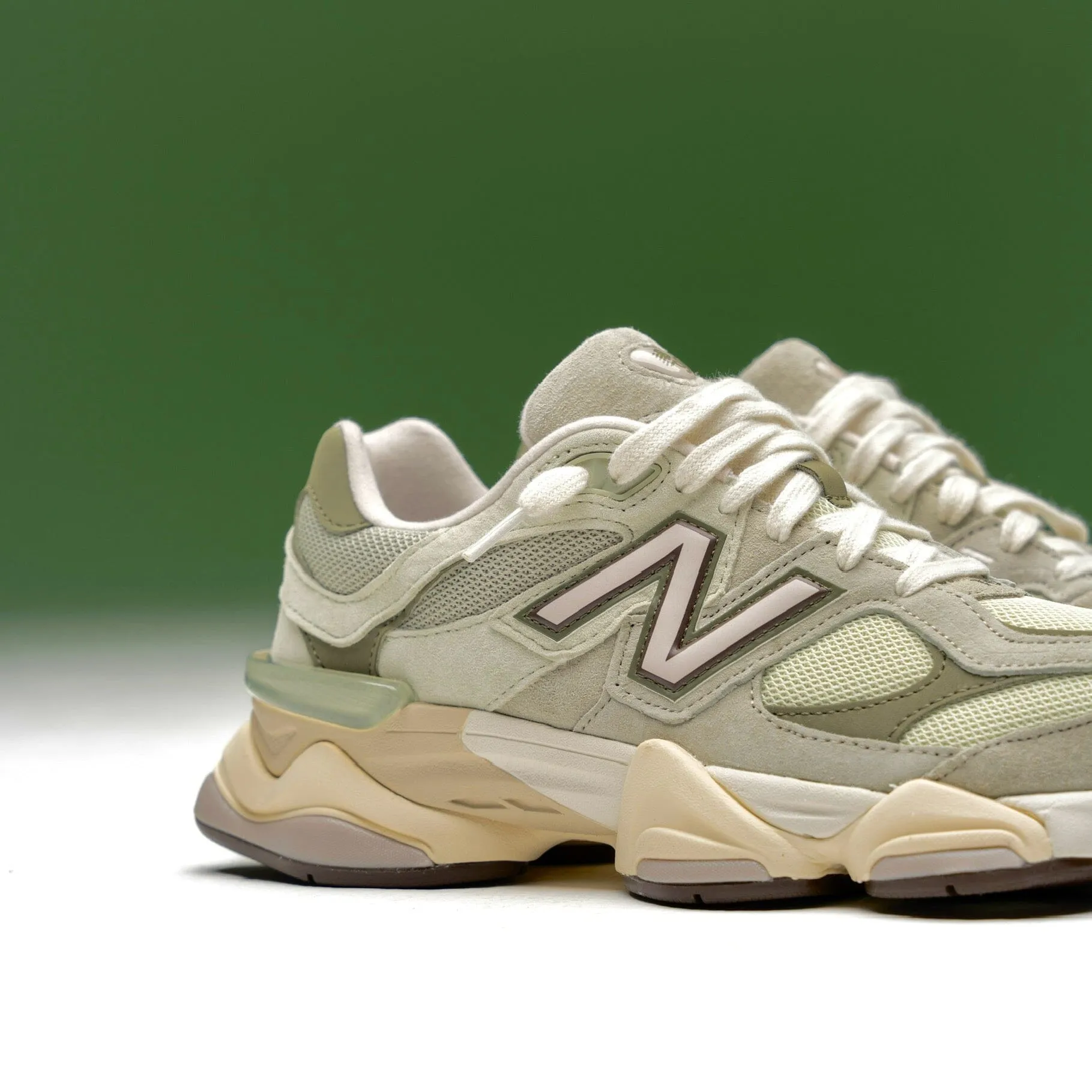 MENS New Balance | 9060  OLIVINE